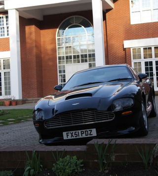 Illustration for article titled Google Street View Hits London with Ultra-Rare Aston Martin V8 Vantage Special Series II